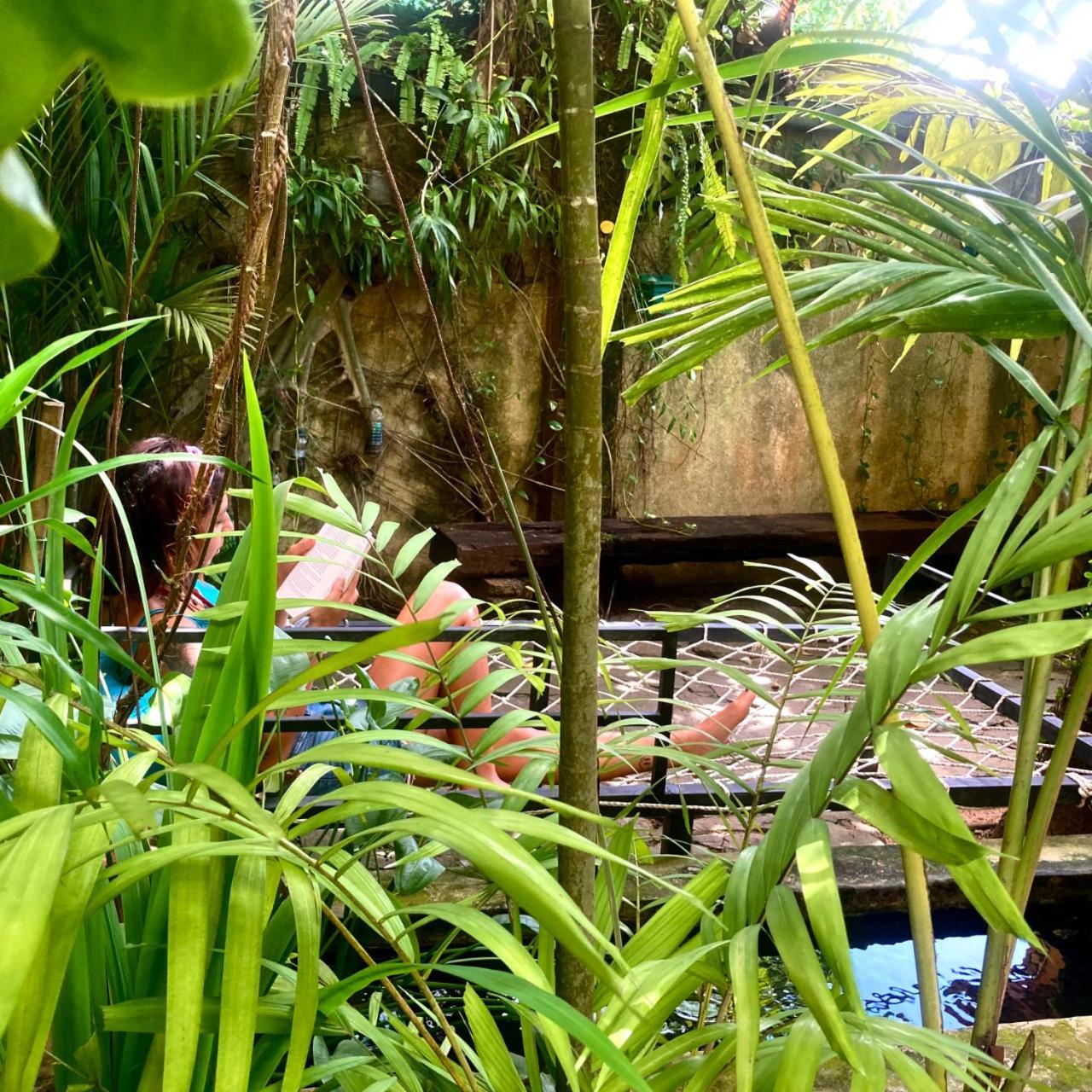 Cycling Backpacker Hostel & Cafe Unawatuna Ngoại thất bức ảnh