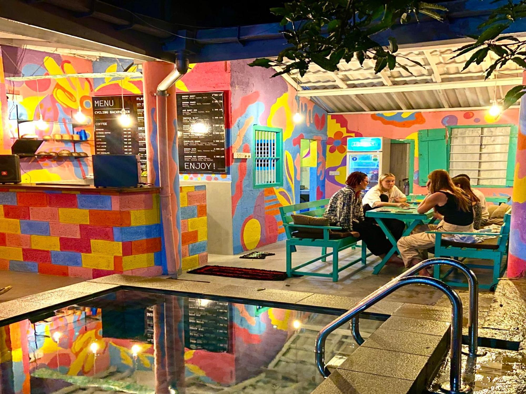 Cycling Backpacker Hostel & Cafe Unawatuna Ngoại thất bức ảnh